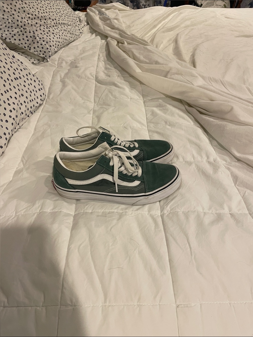 Vans Old Skool Sneakers in Forest Green and White